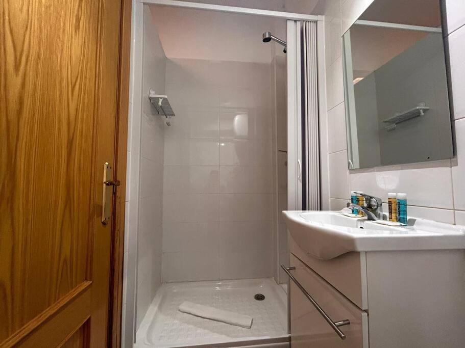 Cute Studio In Gran Via -Si1 Мадрид Екстериор снимка